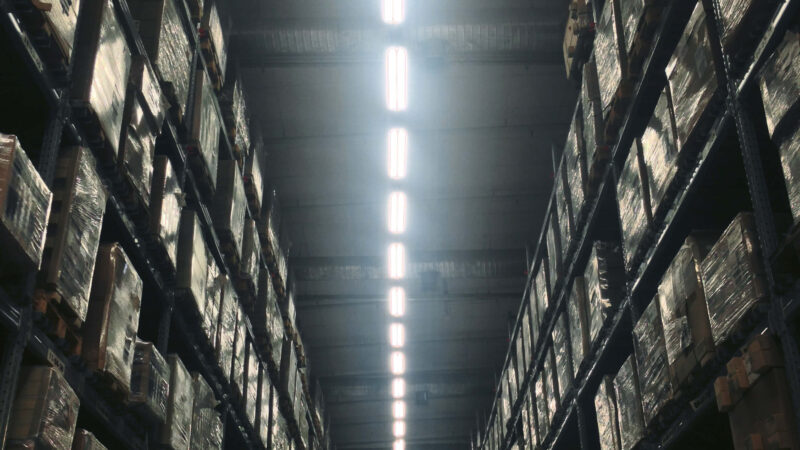 Lámpara LED para nave industrial y otros espacios