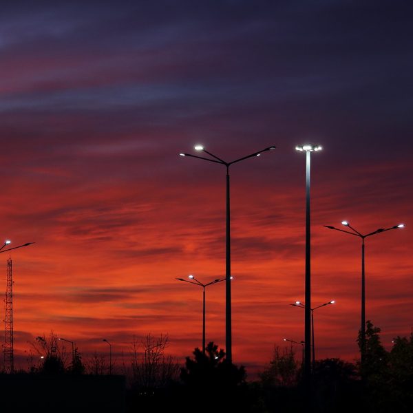 Alumbrado público LED con panel solar