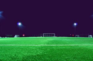 Luminarias fotovoltaicas para alumbrado público en espacios deportivos
