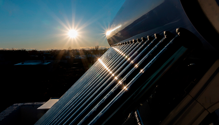 Conoce los beneficios de utilizar los paneles solares para calentar agua