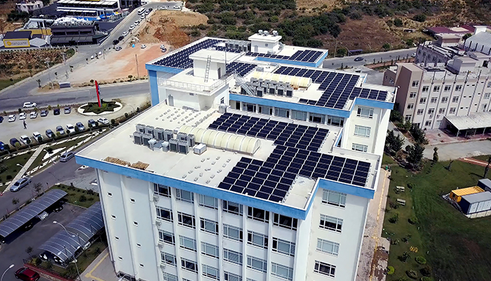 Paneles solares en hospitales